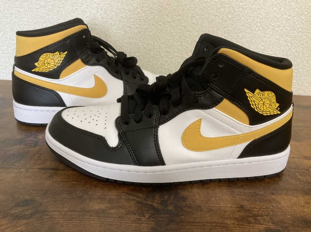Nike Air Jordan 1 Mid "White/Pollen-Black"