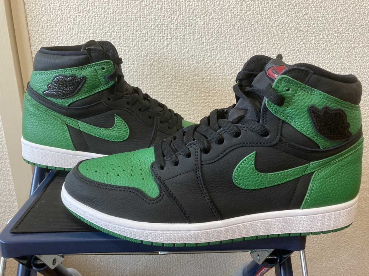 Nike Air Jordan 1 Retro High OG "Black/Pine Green" (2020)