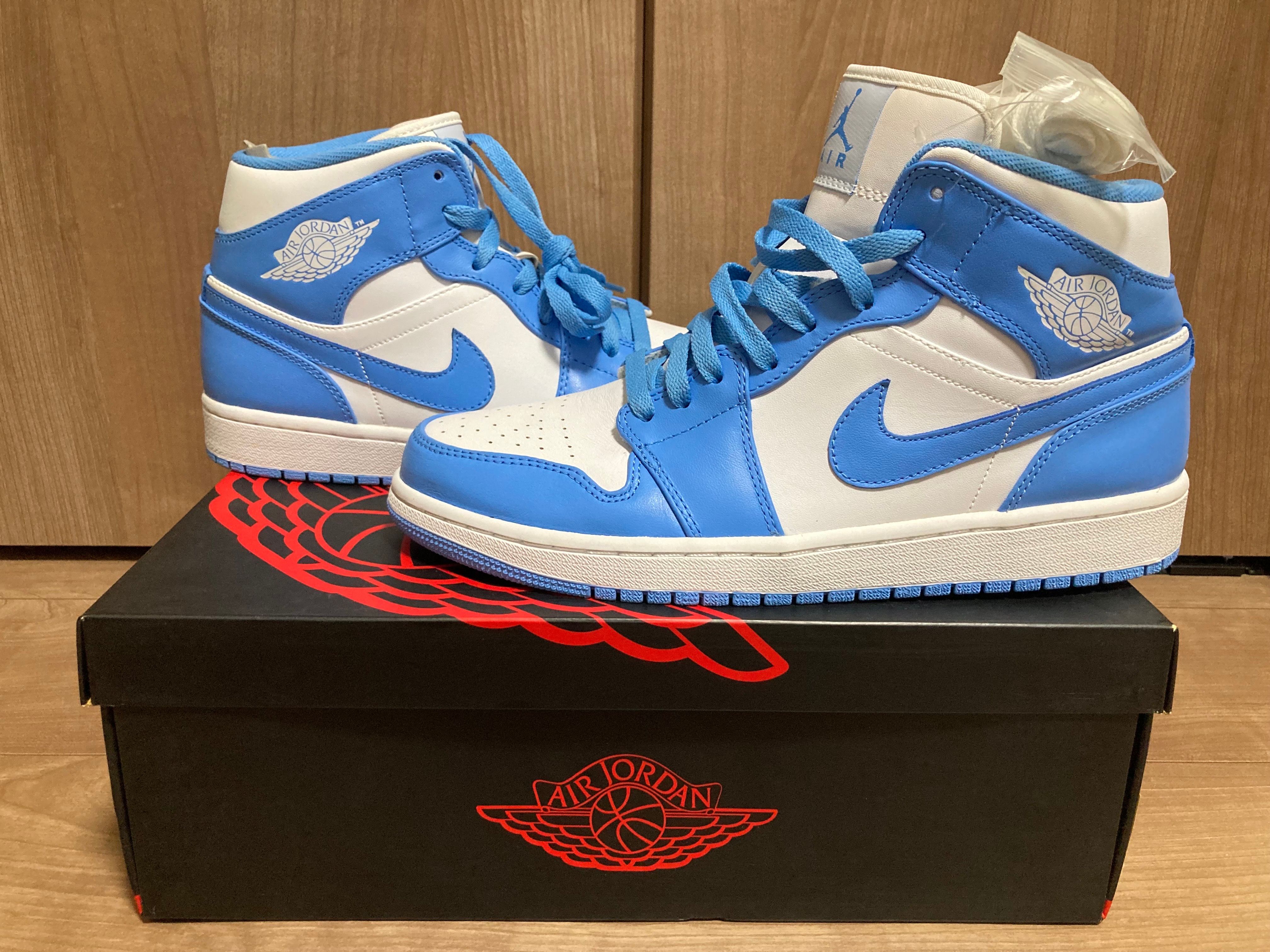 Nike Air Jordan 1 Retro Mid "UNC"