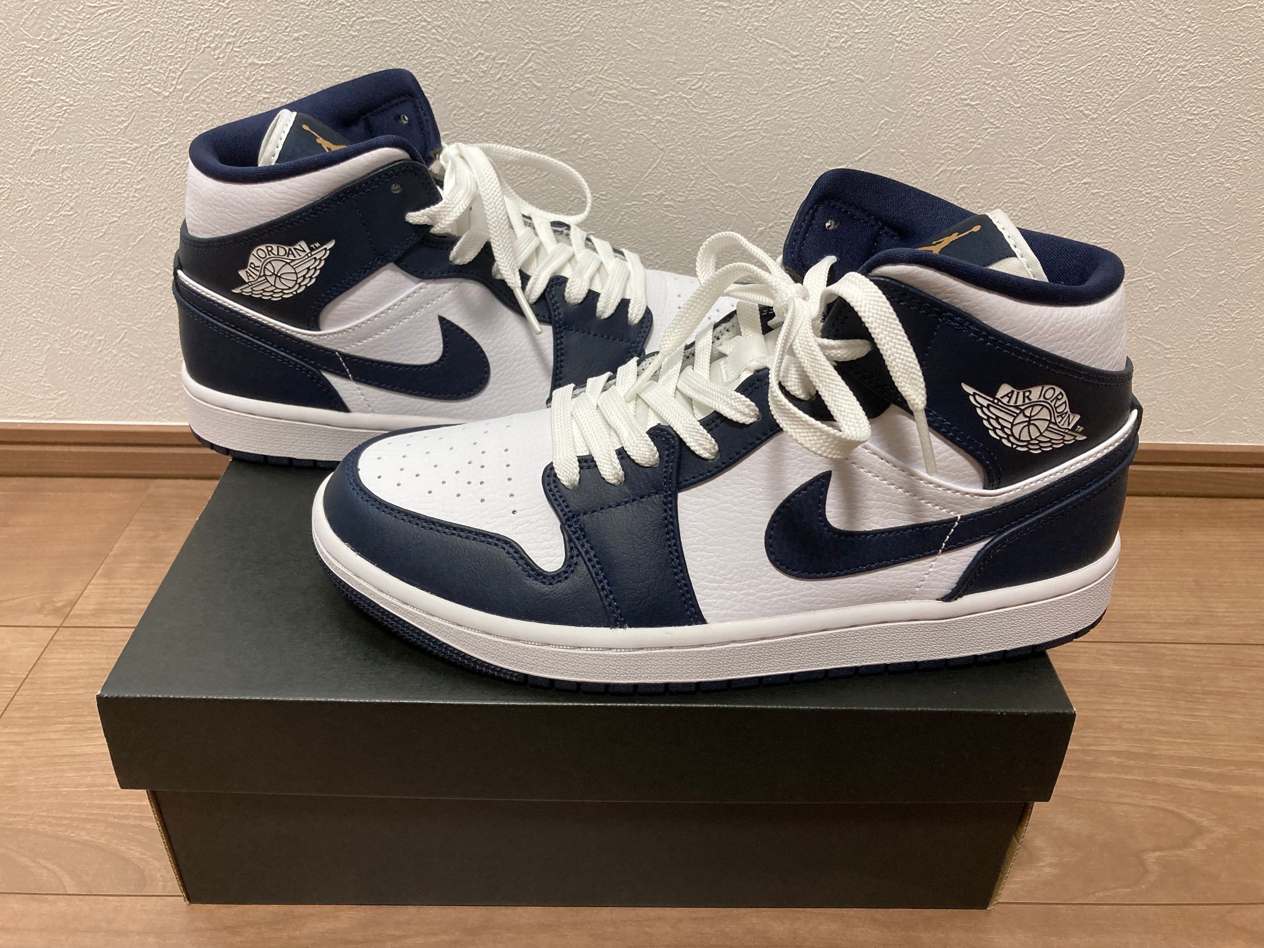 Nike Air Jordan 1 Mid "White Metallic Gold Obsidian"