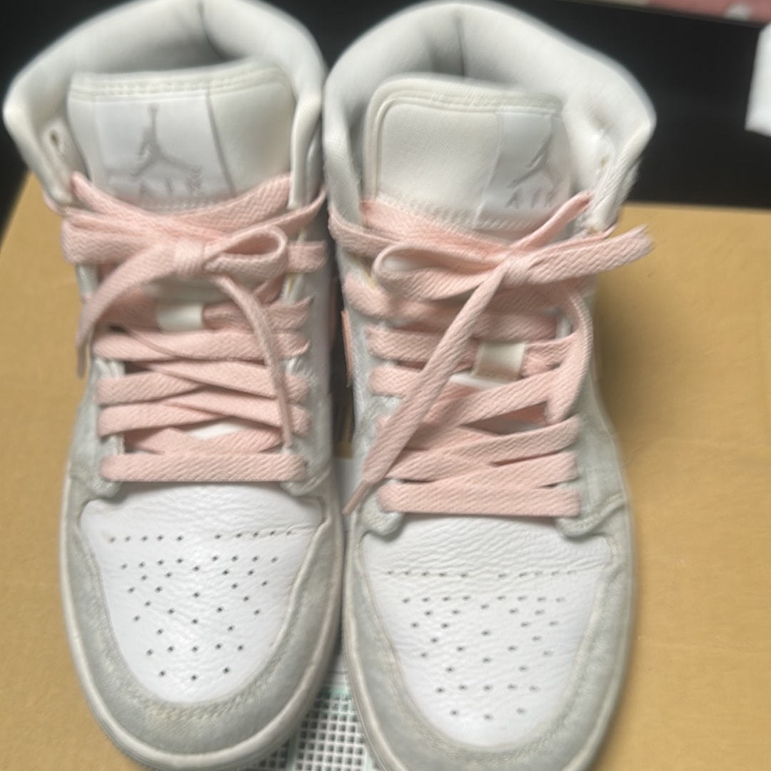 Nike Women's Air Jordan 1 Mid SE "Light Iron Ore"