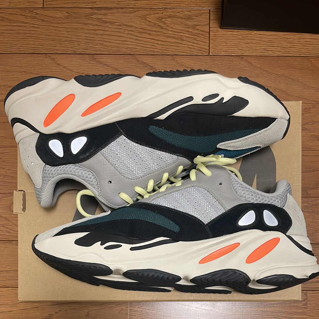 adidas YEEZY Boost 700 "Wave Runner"