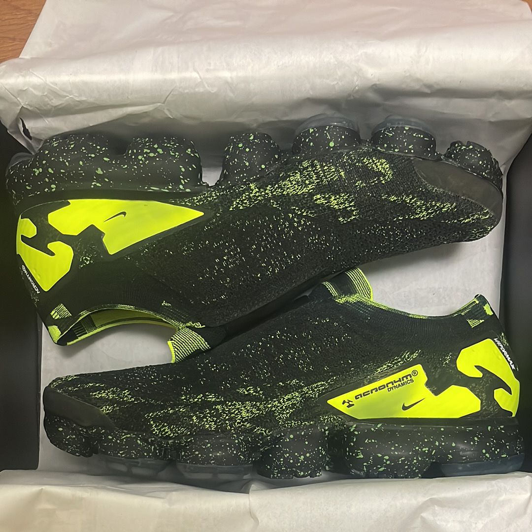 アクロニウム × ナイキ エアヴェイパーマックスモック2 "The Illusional ‘Ja"