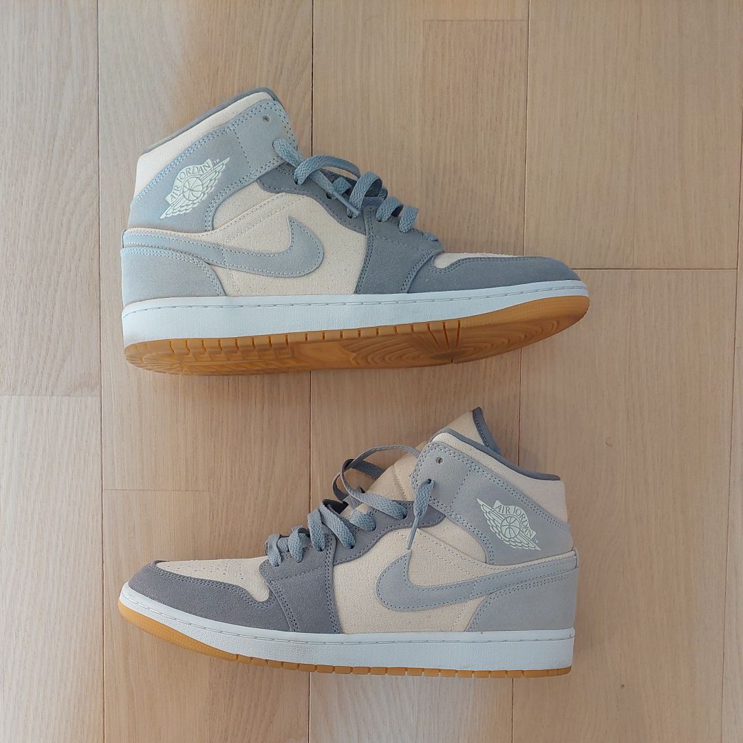 Nike Air Jordan 1 Mid SE "Coconut Milk/Particle Grey"