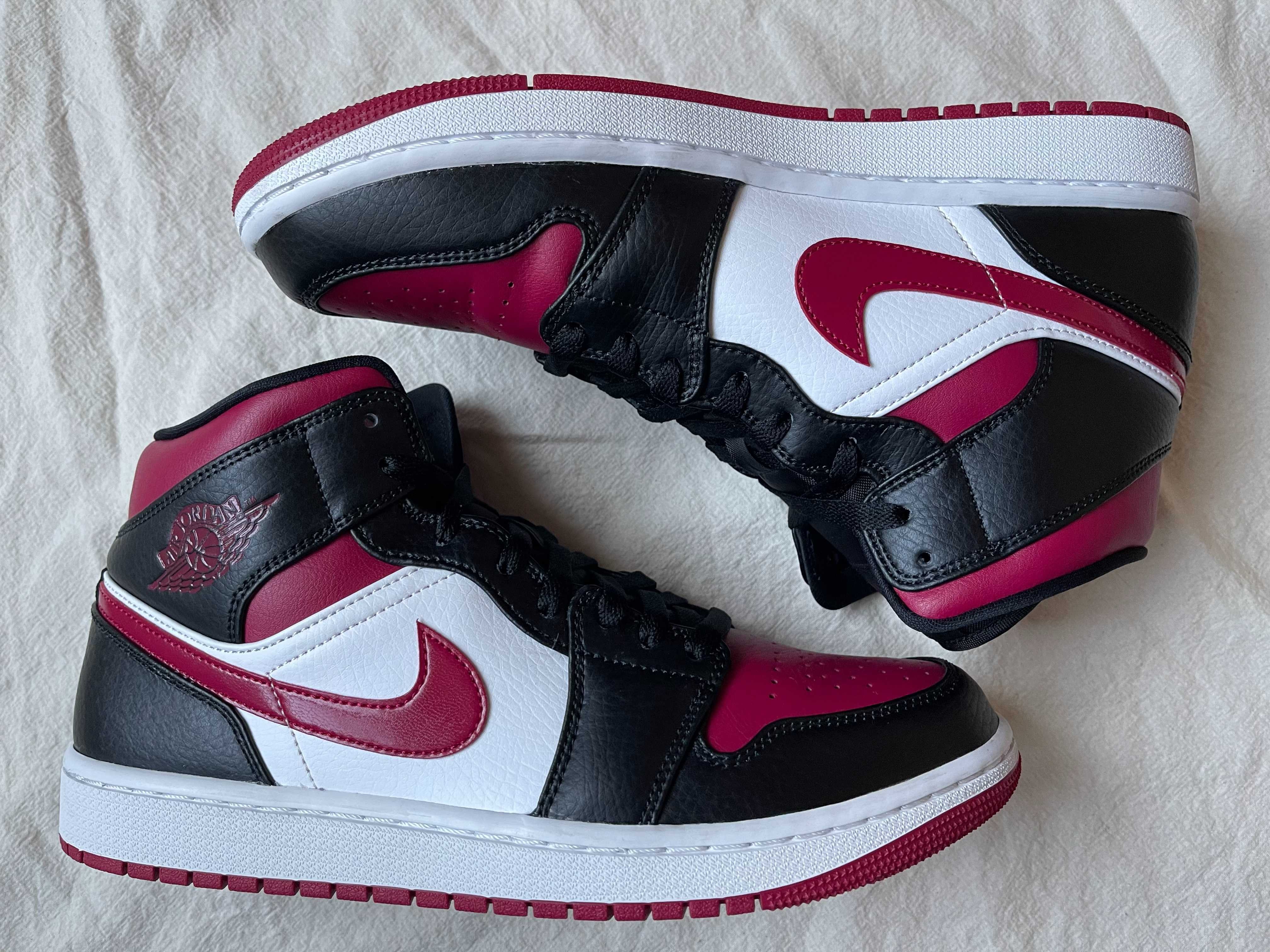 NIKE AIR JORDAN 1 MID "BLACK/RED/WHITE"