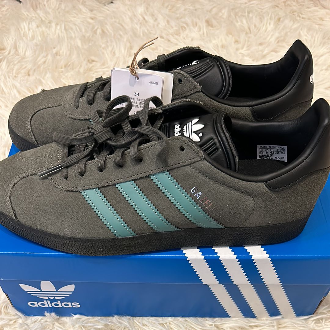 adidas Gazelle "Pantone/Core Black"