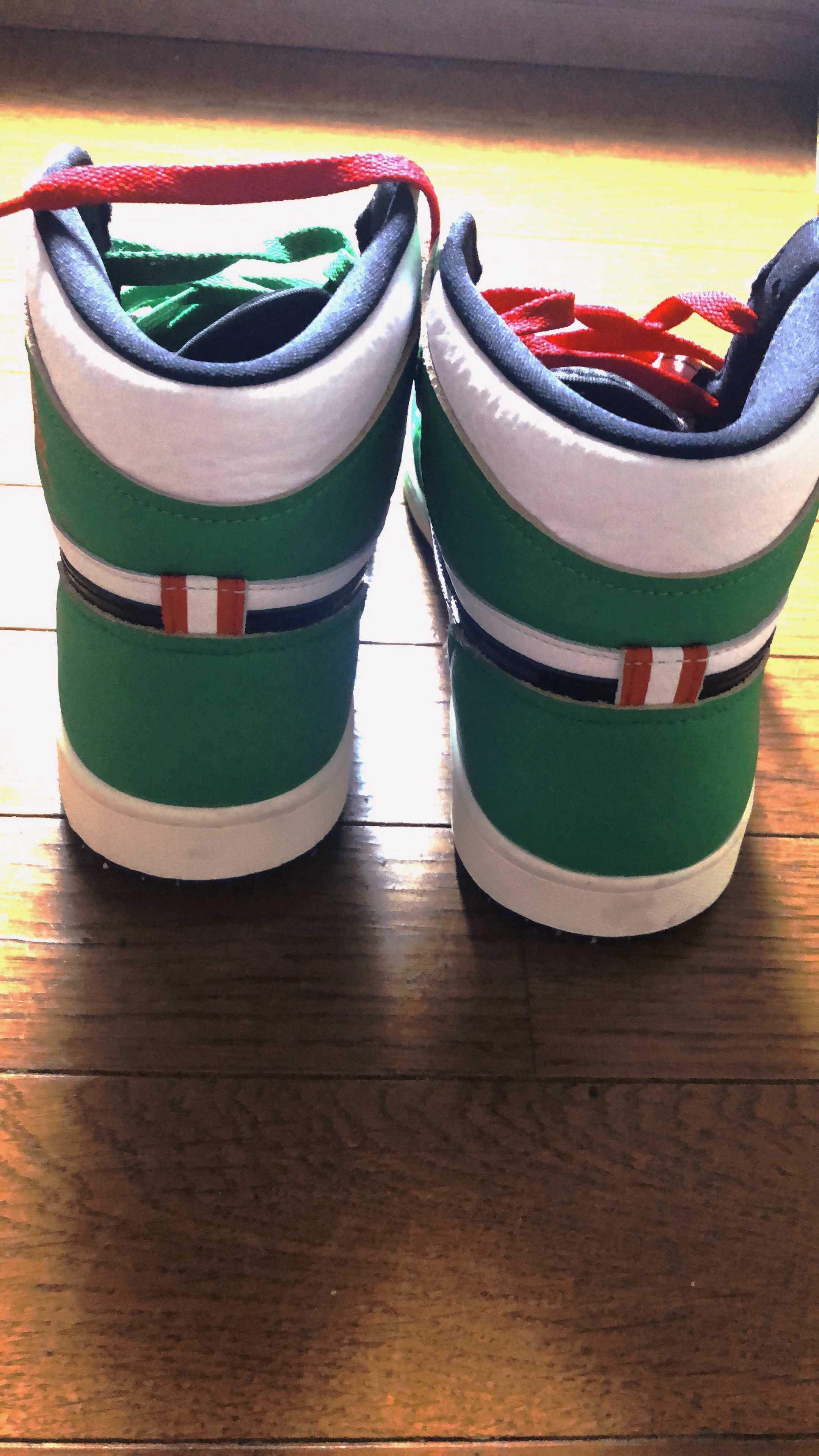 Nike Women's Air Jordan 1 High OG "Lucky Green/White-Sail-Black"   