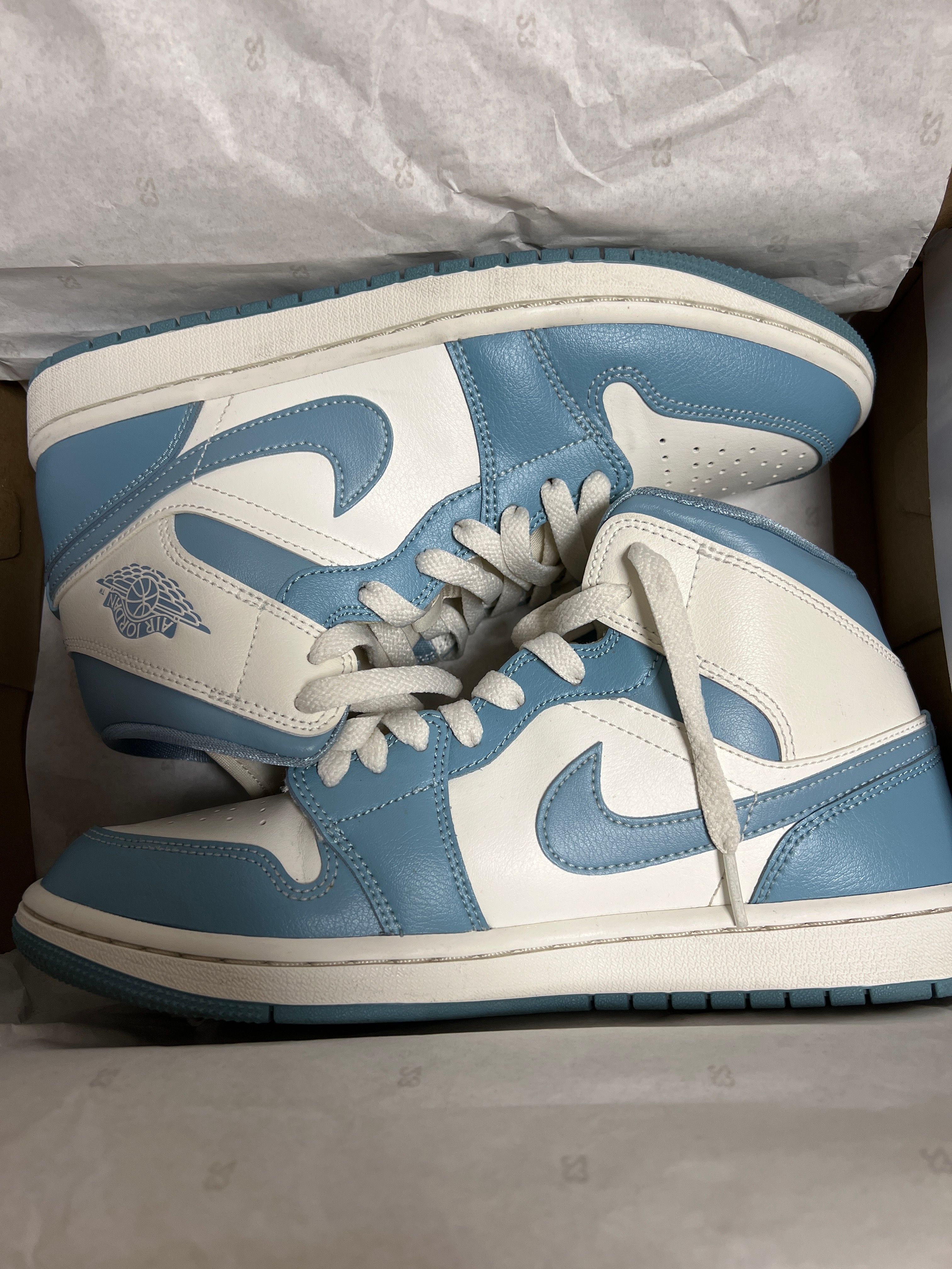 Nike Women's Air Jordan 1 Mid "University Blue"