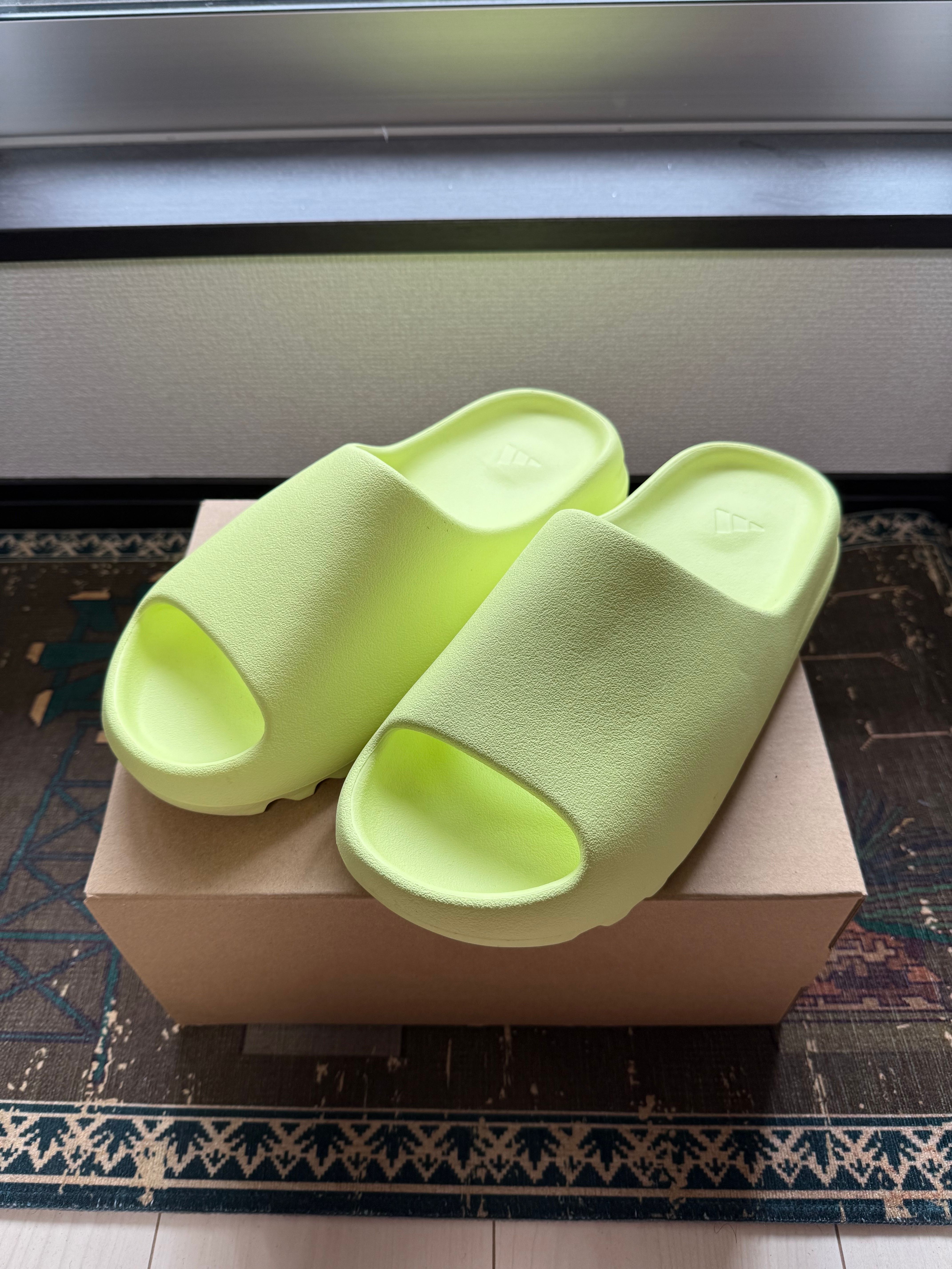 adidas YEEZY Slide "Glow Green"