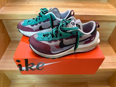 sacai × Nike Vapor Waffle "String/Red/Green"