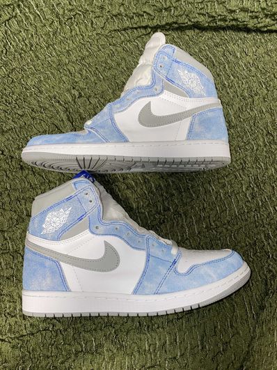 Nike Air Jordan 1 High OG "Hyper Royal"