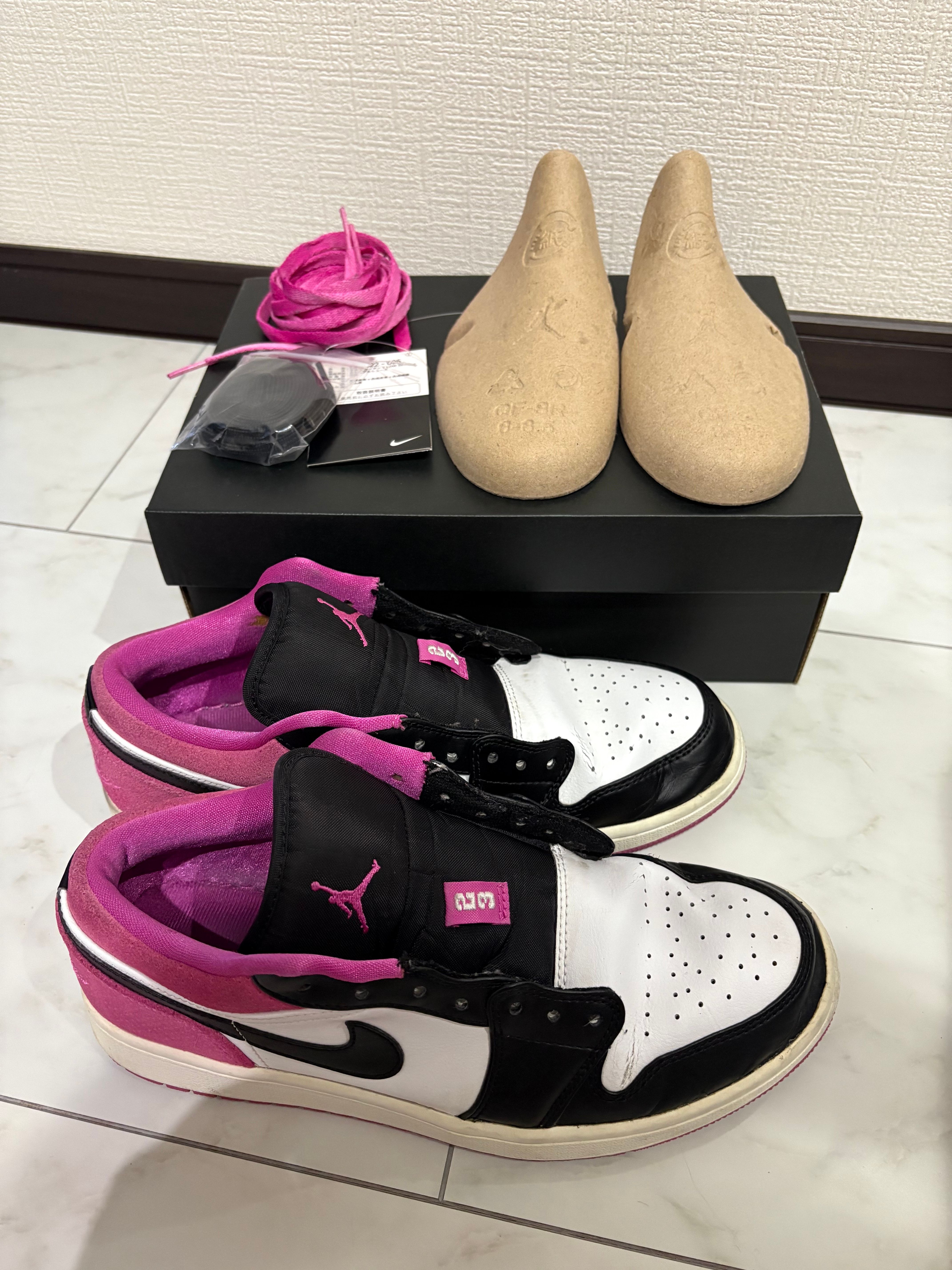 Nike Air Jordan 1 Low "Black/White-Magenta"