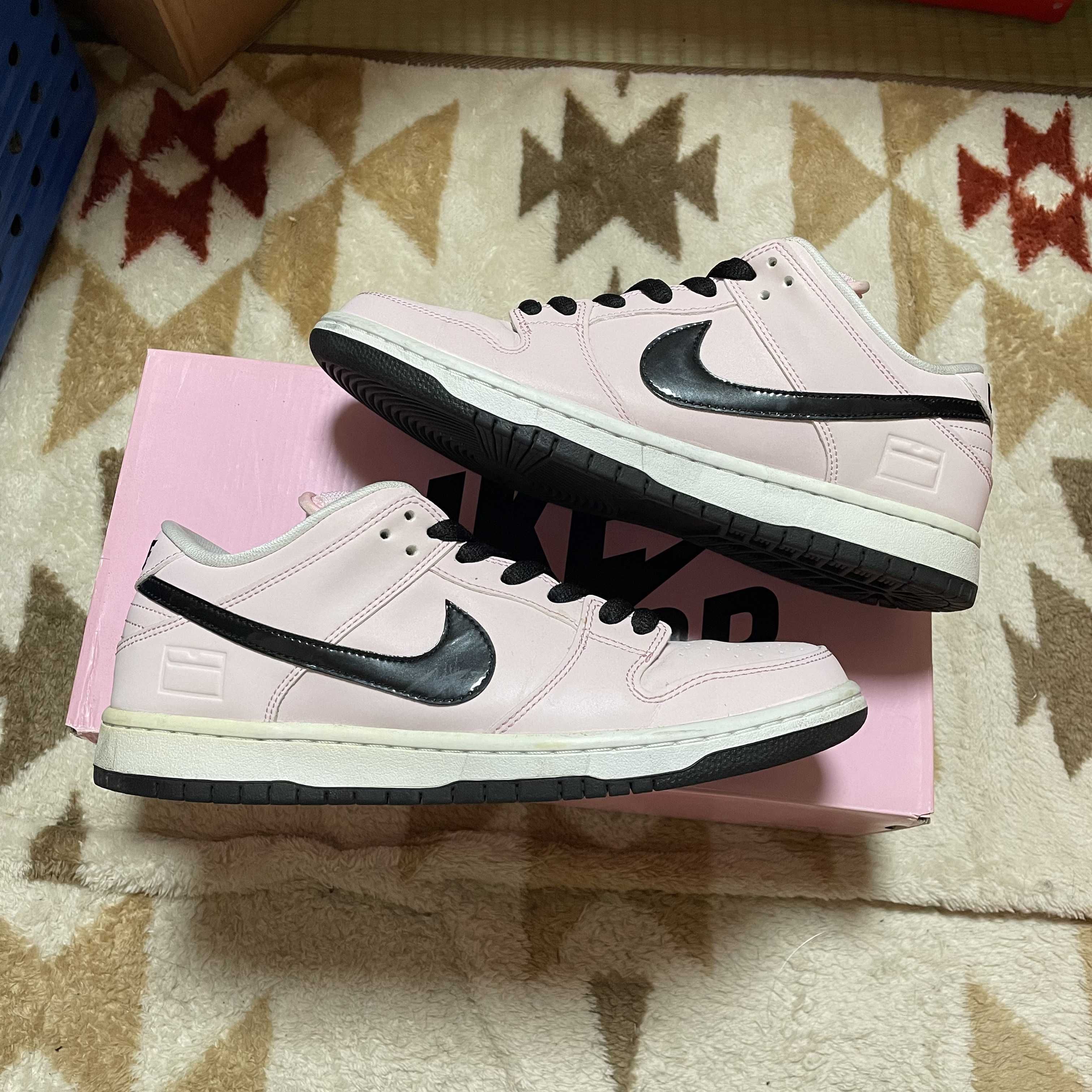 Nike SB Dunk Low "Pink Box"