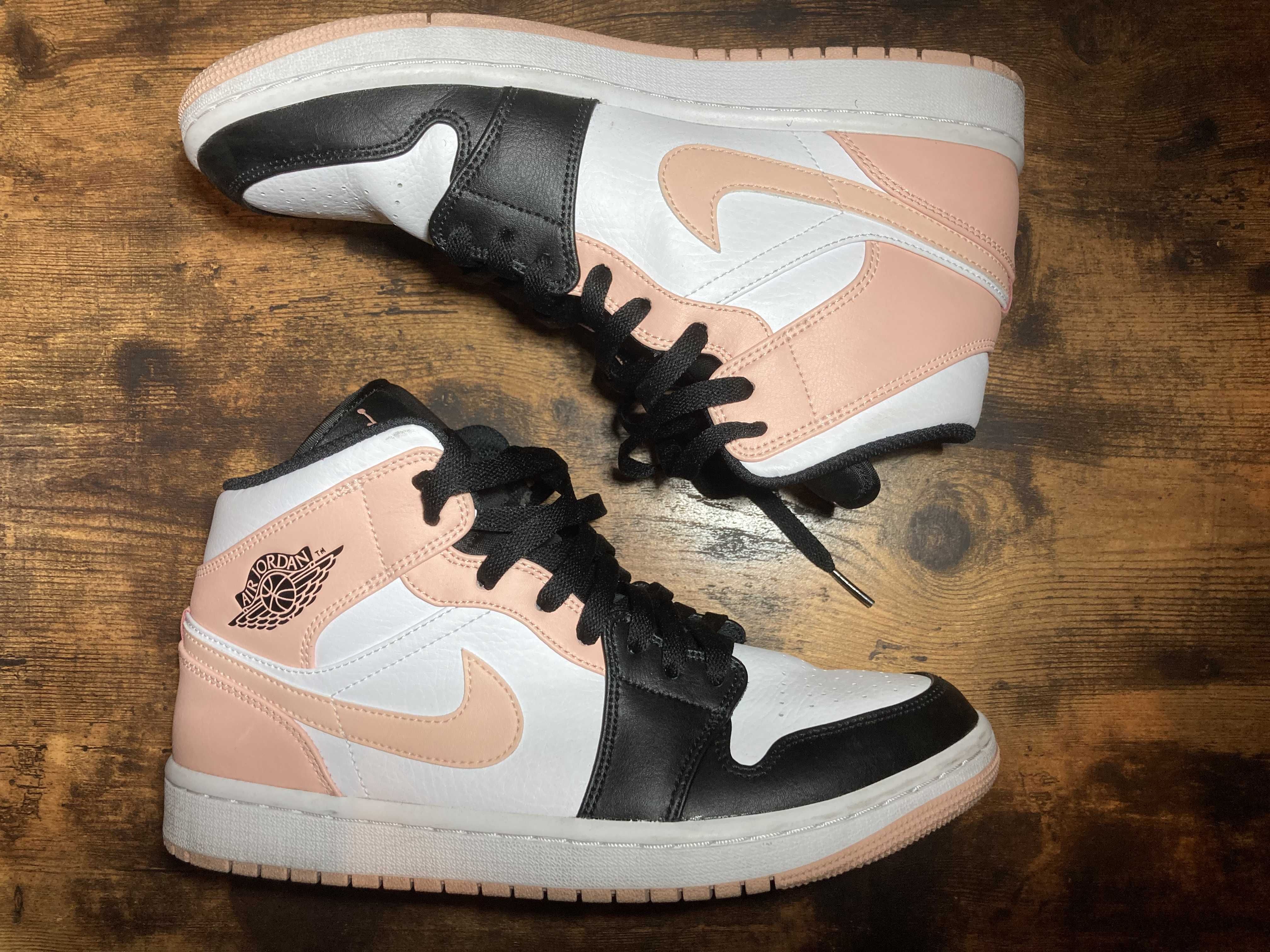 NIKE AIR JORDAN 1 MID "WHITE/BLACK/CRIMSON TINT"