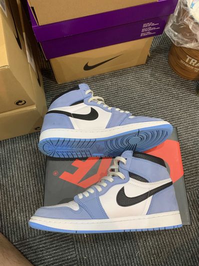 Nike Air Jordan 1 High OG "University Blue"