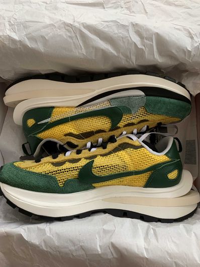sacai × Nike Vapor Waffle "Tour Yellow/Stadium Green-Sail"