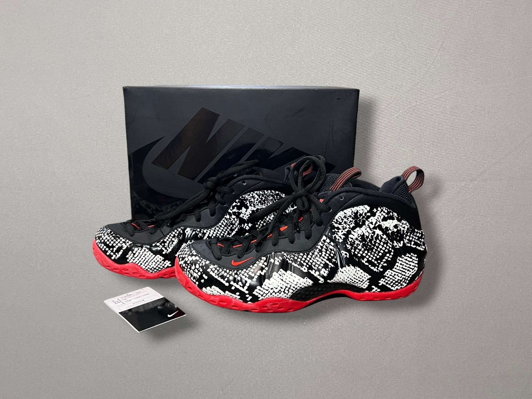 Nike Air Foamposite One "Sail/Black/Habanero Red"