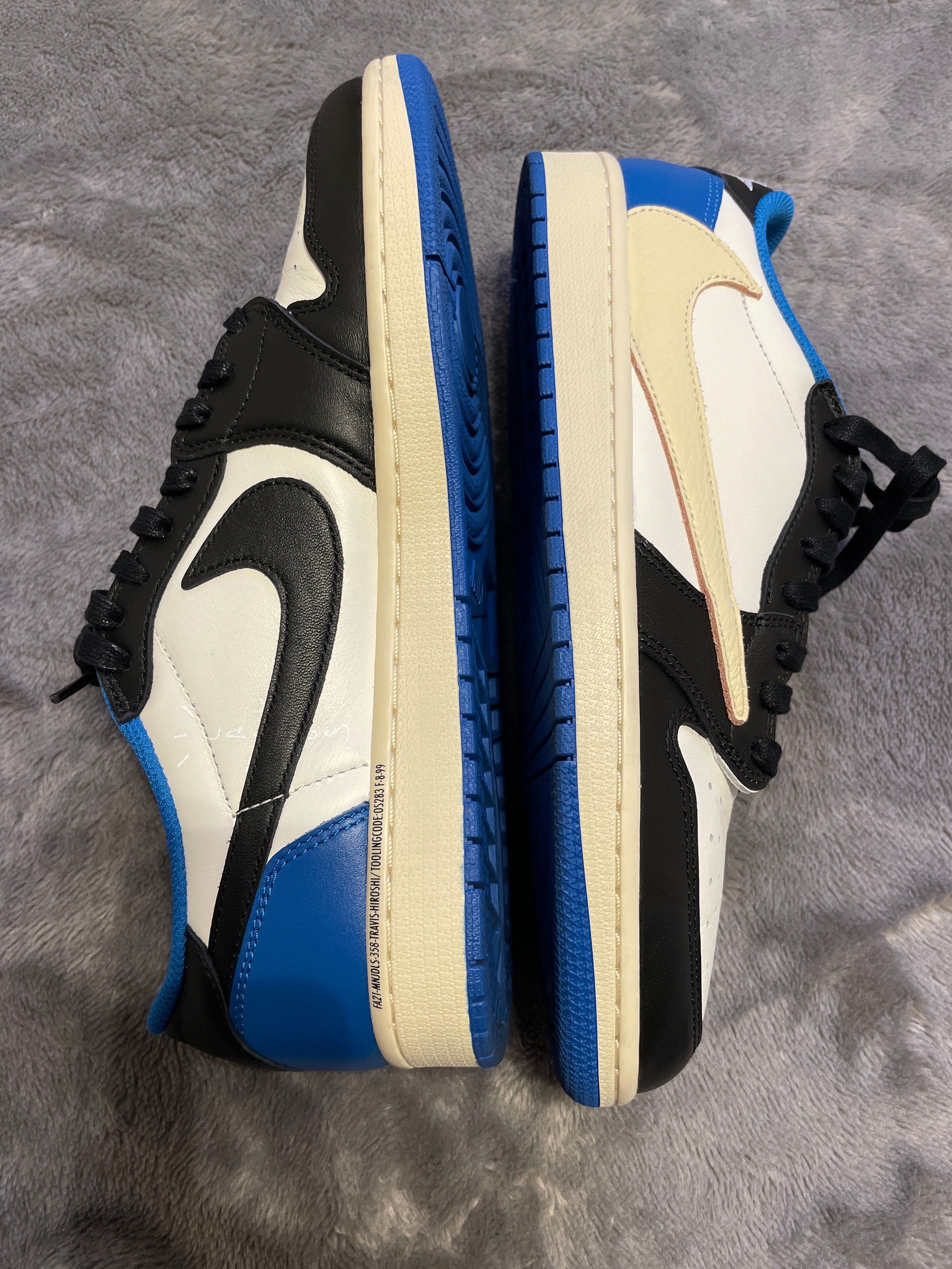 Travis Scott × fragment design × Nike Air Jordan 1 Low OG SP "Military Blue"