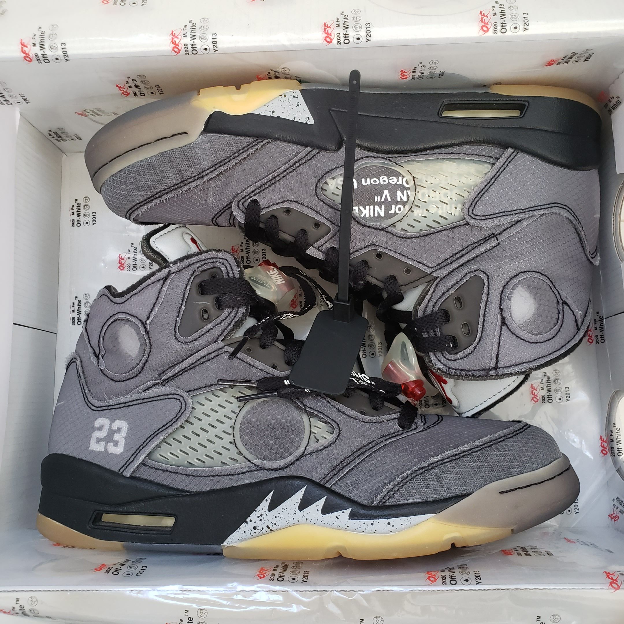 Off-White × Nike Air Jordan 5 "Black/Muslin/Fire Red"