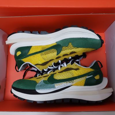 sacai × Nike Vapor Waffle "Tour Yellow/Stadium Green-Sail"