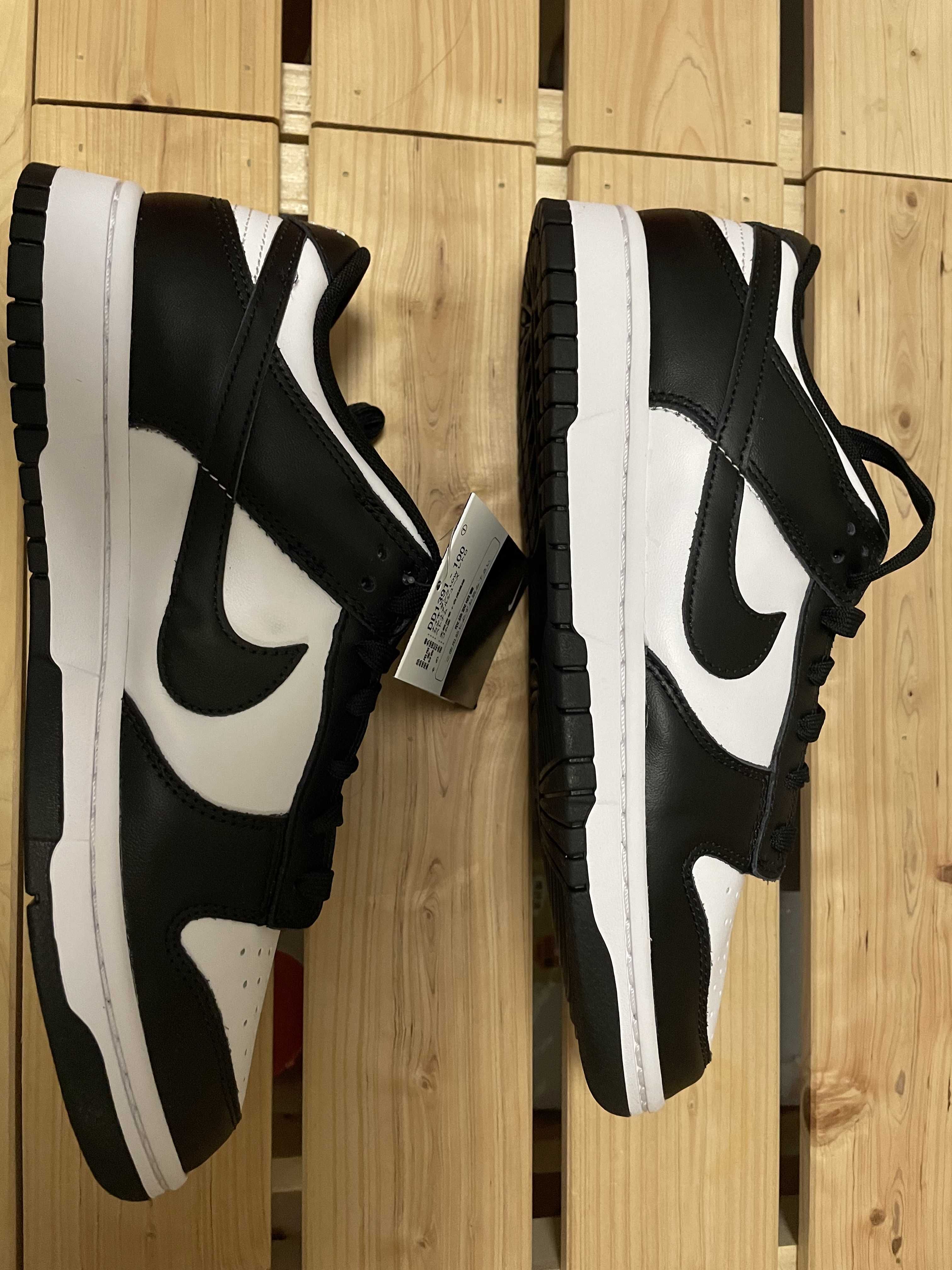 Nike Dunk Low Retro "Panda/White/Black"