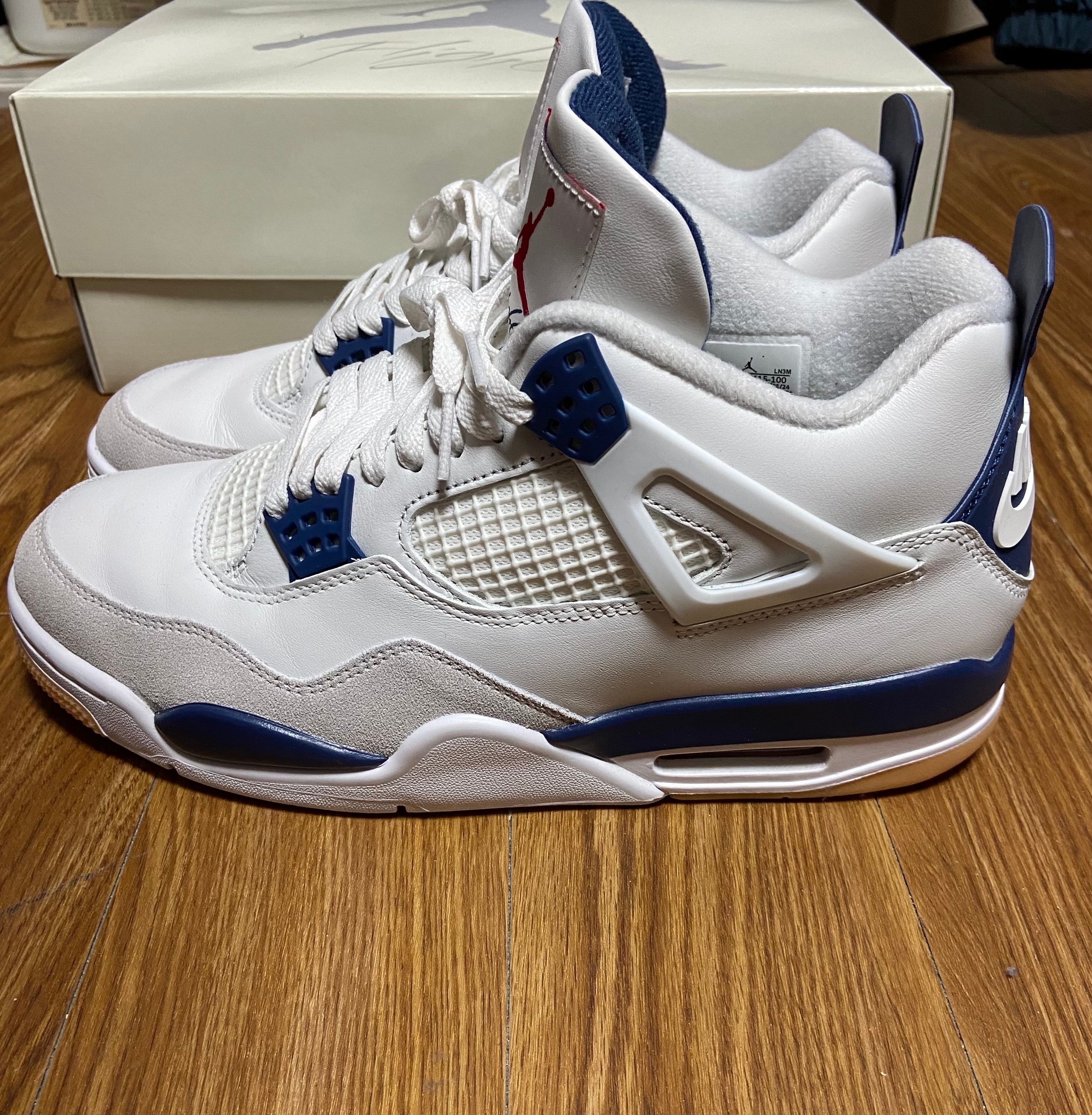 Nike SB Air Jordan 4 Retro SP "Summit White/Navy"