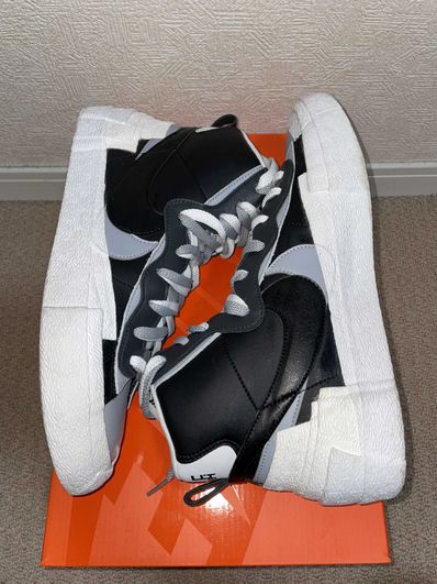 sacai × NIKE BLAZER MID "BLACK/WOLF GREY/WHITE"