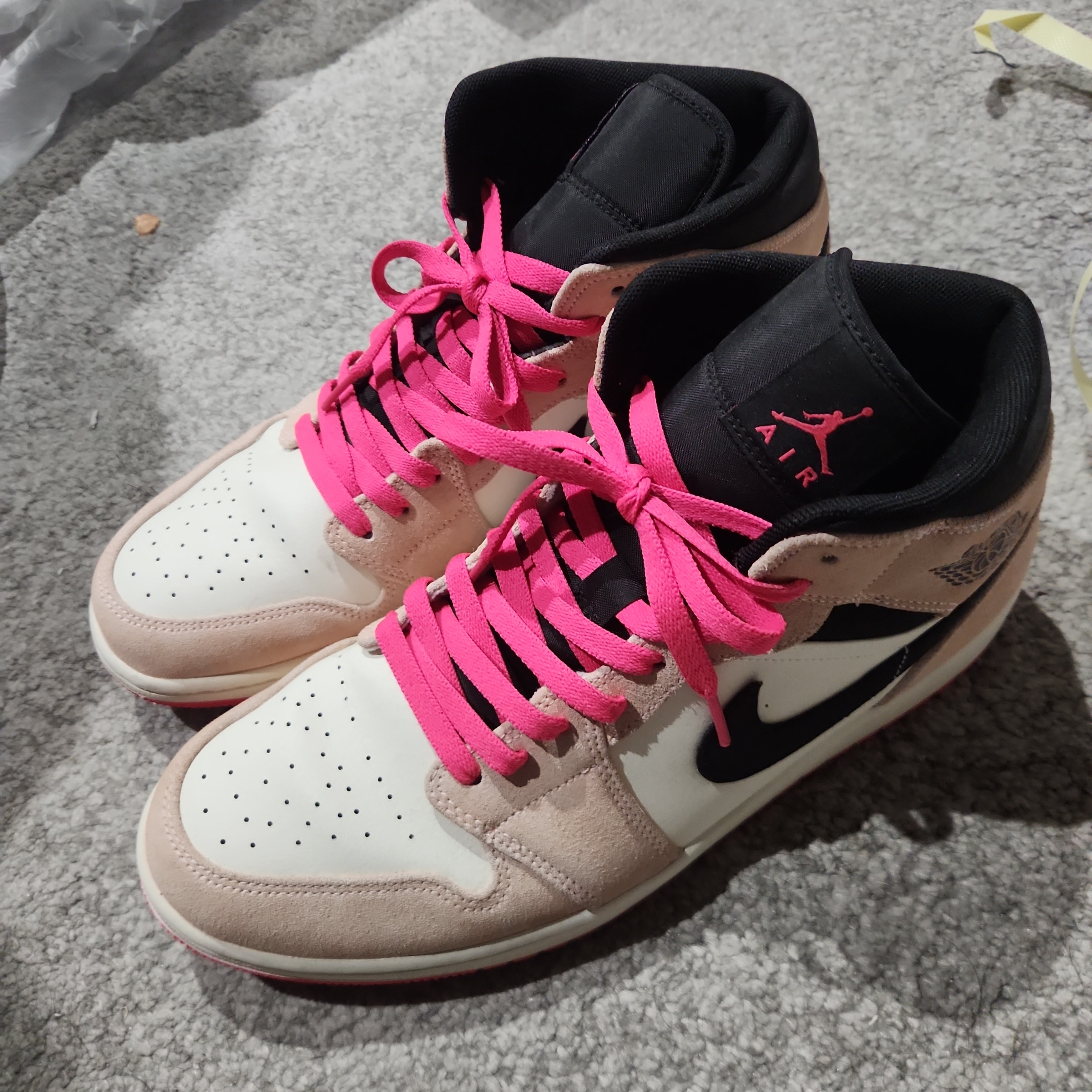 Nike Air Jordan 1 Mid "Crimson Tint"