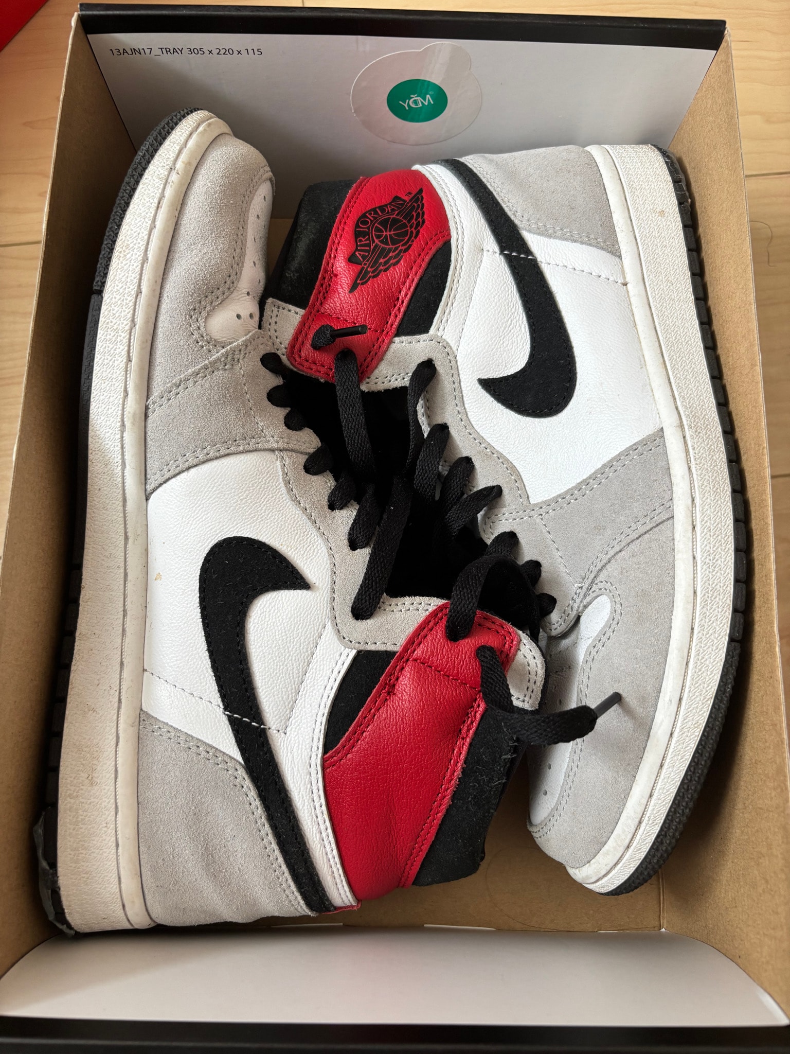 Nike Air Jordan 1 High OG "White/Black/Light Smoke Grey"
