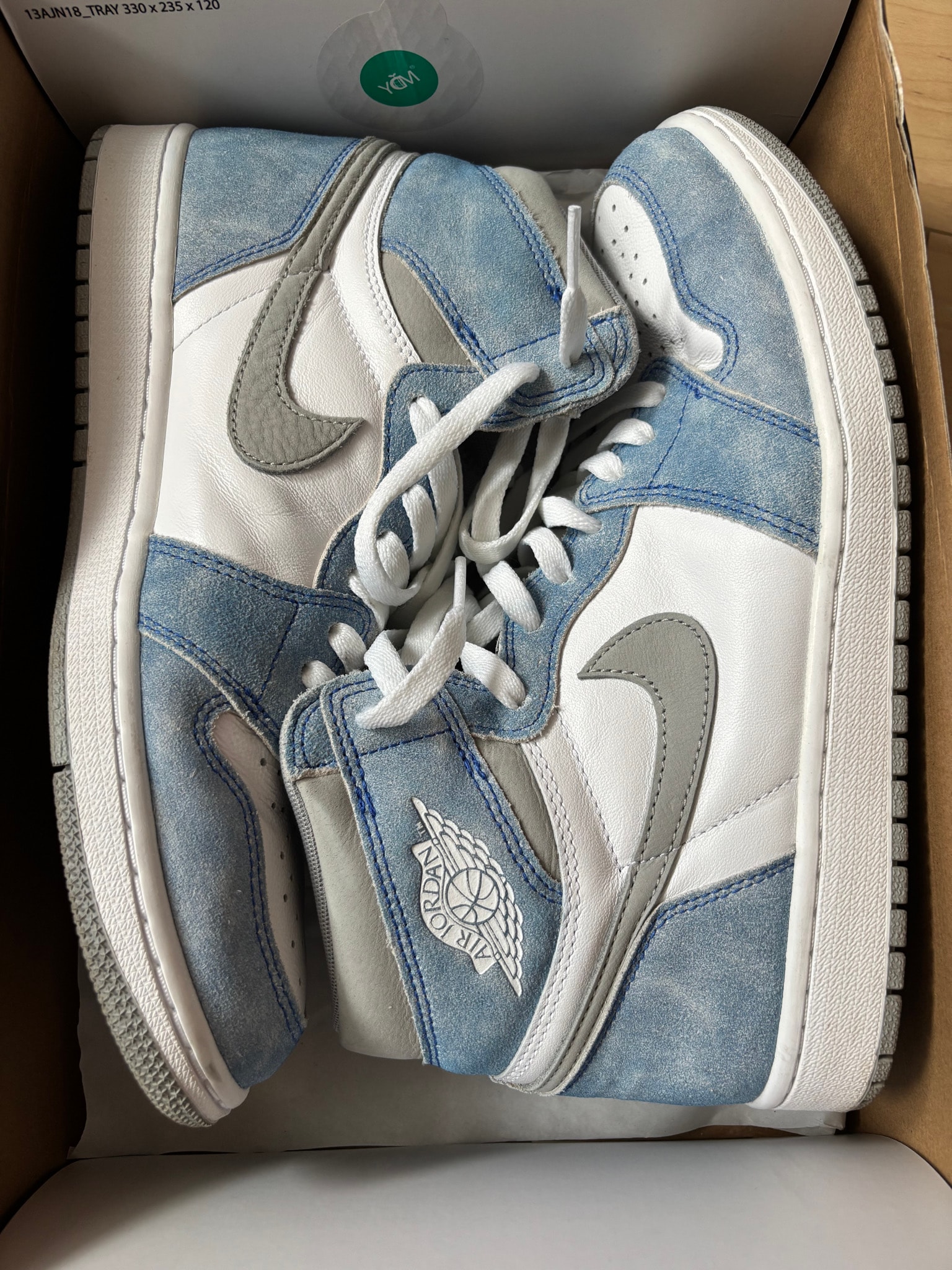 Nike Air Jordan 1 High OG "Hyper Royal"