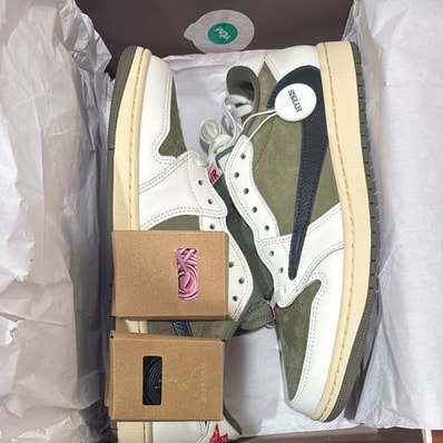 Travis Scott × Nike Air Jordan 1 Low OG SP "Reverse Olive"