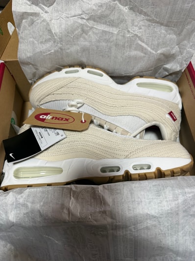Levi's × Nike Air Max 95 OG "Denim White"