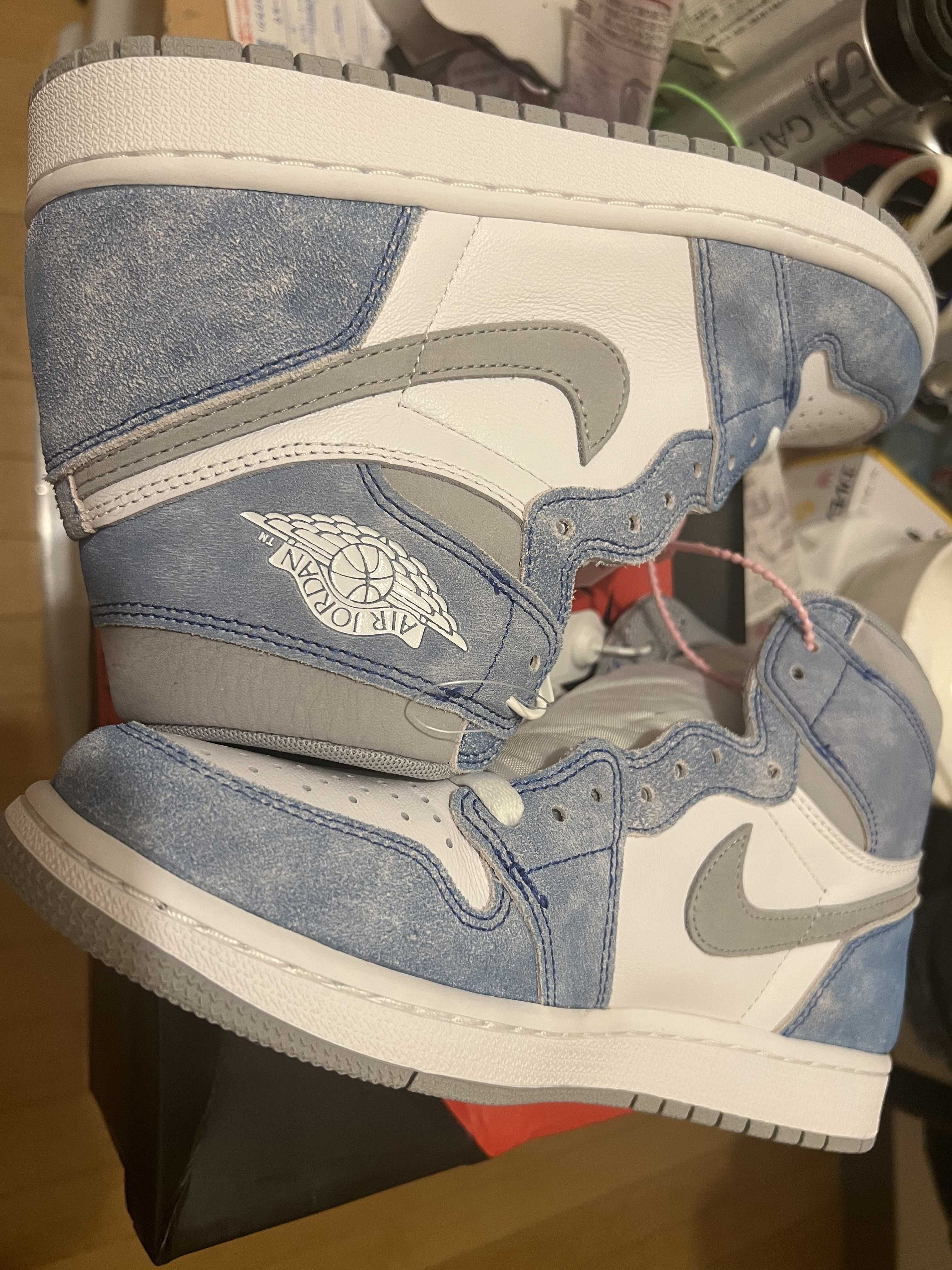 Nike Air Jordan 1 High OG "Hyper Royal"