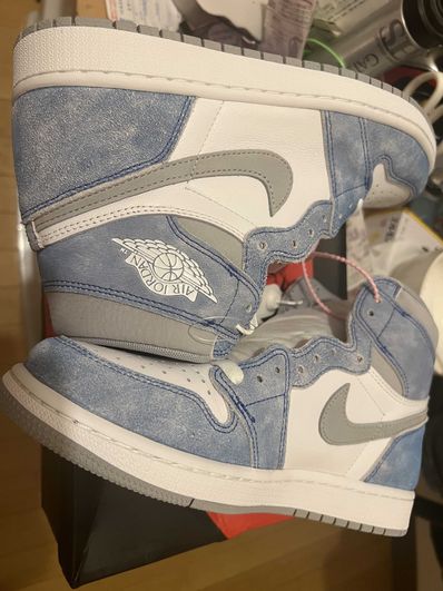 Nike Air Jordan 1 High OG "Hyper Royal"