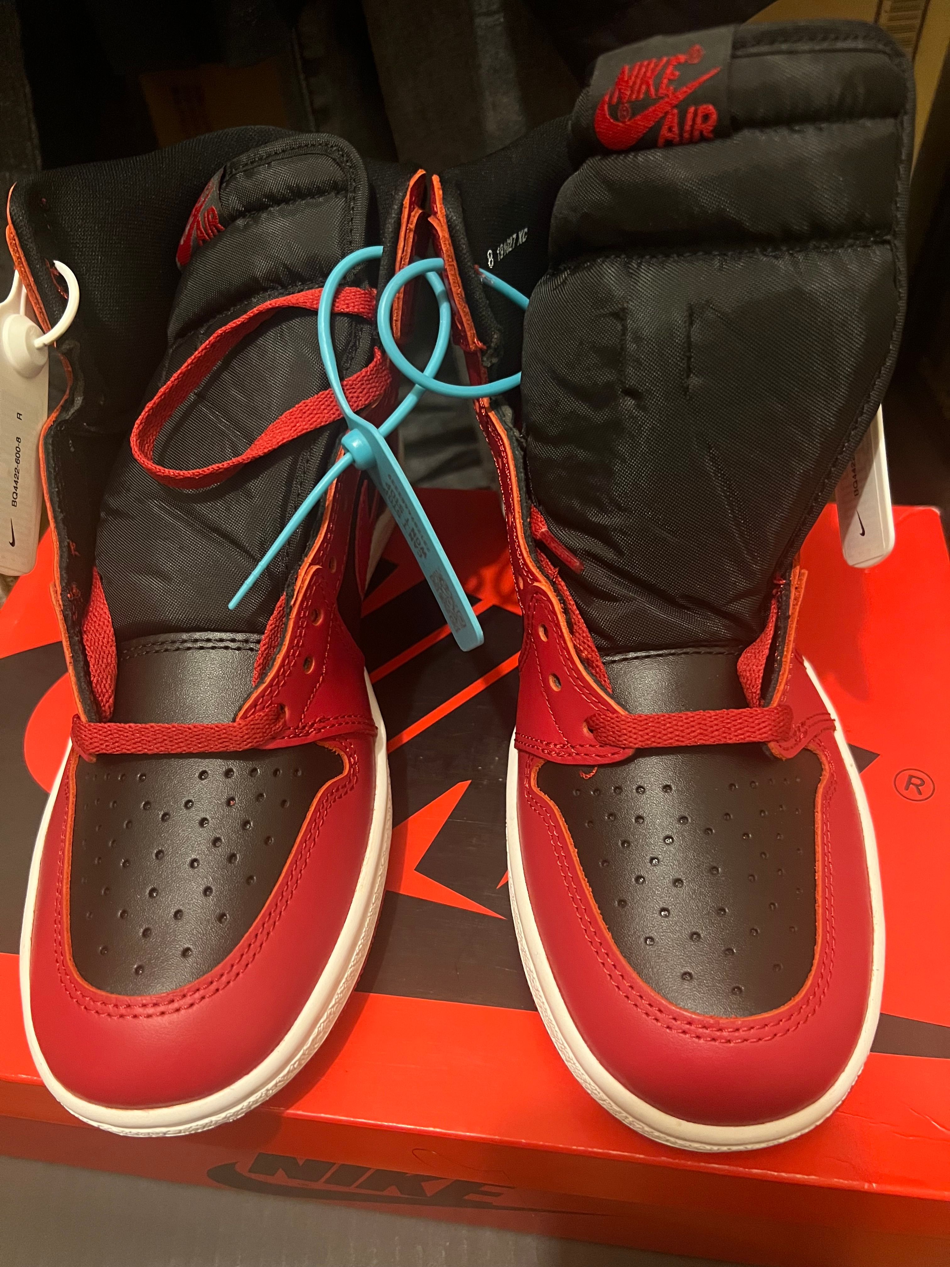 Nike Air Jordan 1 High ’85 "Varsity Red"