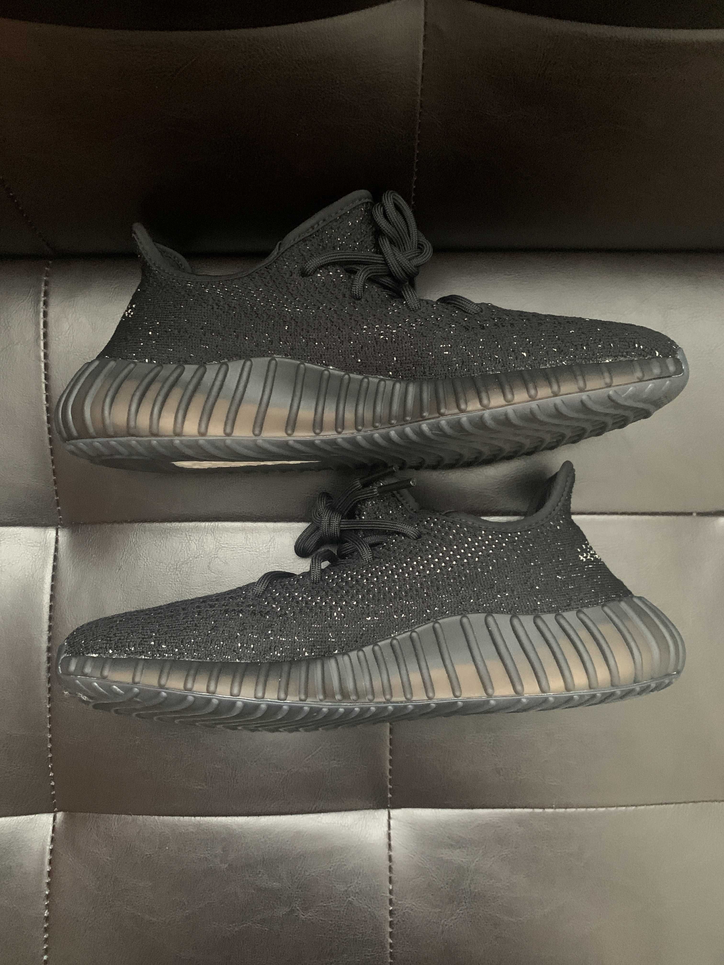 adidas YEEZY Boost 350 V2 "Oreo"