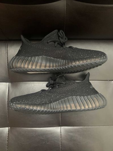 adidas YEEZY Boost 350 V2 "Oreo"