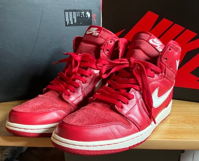 Nike Air Jordan 1 Retro High "Gym Red"
