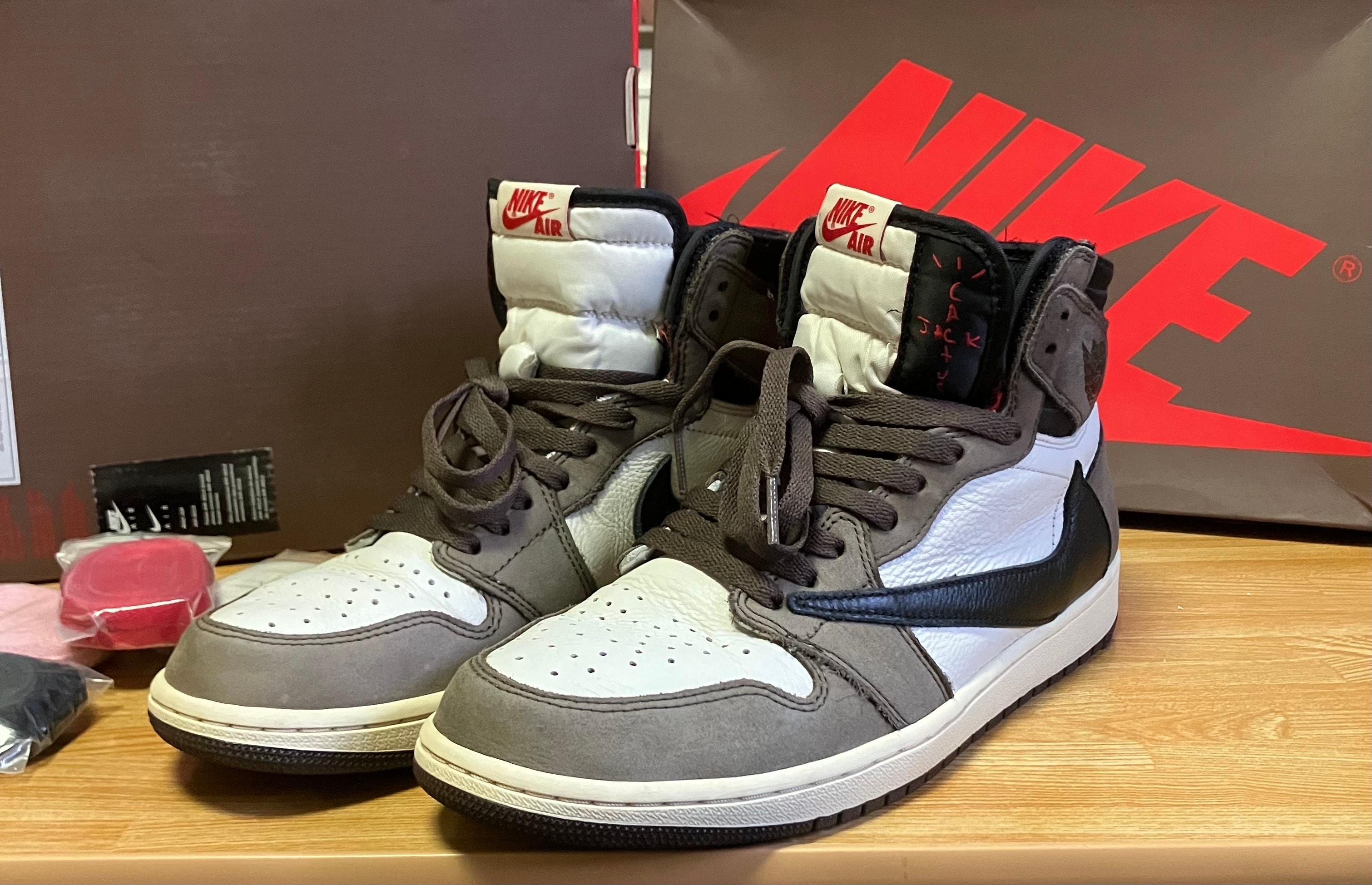 Travis Scott × Nike Air Jordan 1 Retro High OG TS SP "Sail/Dark Mocha"
