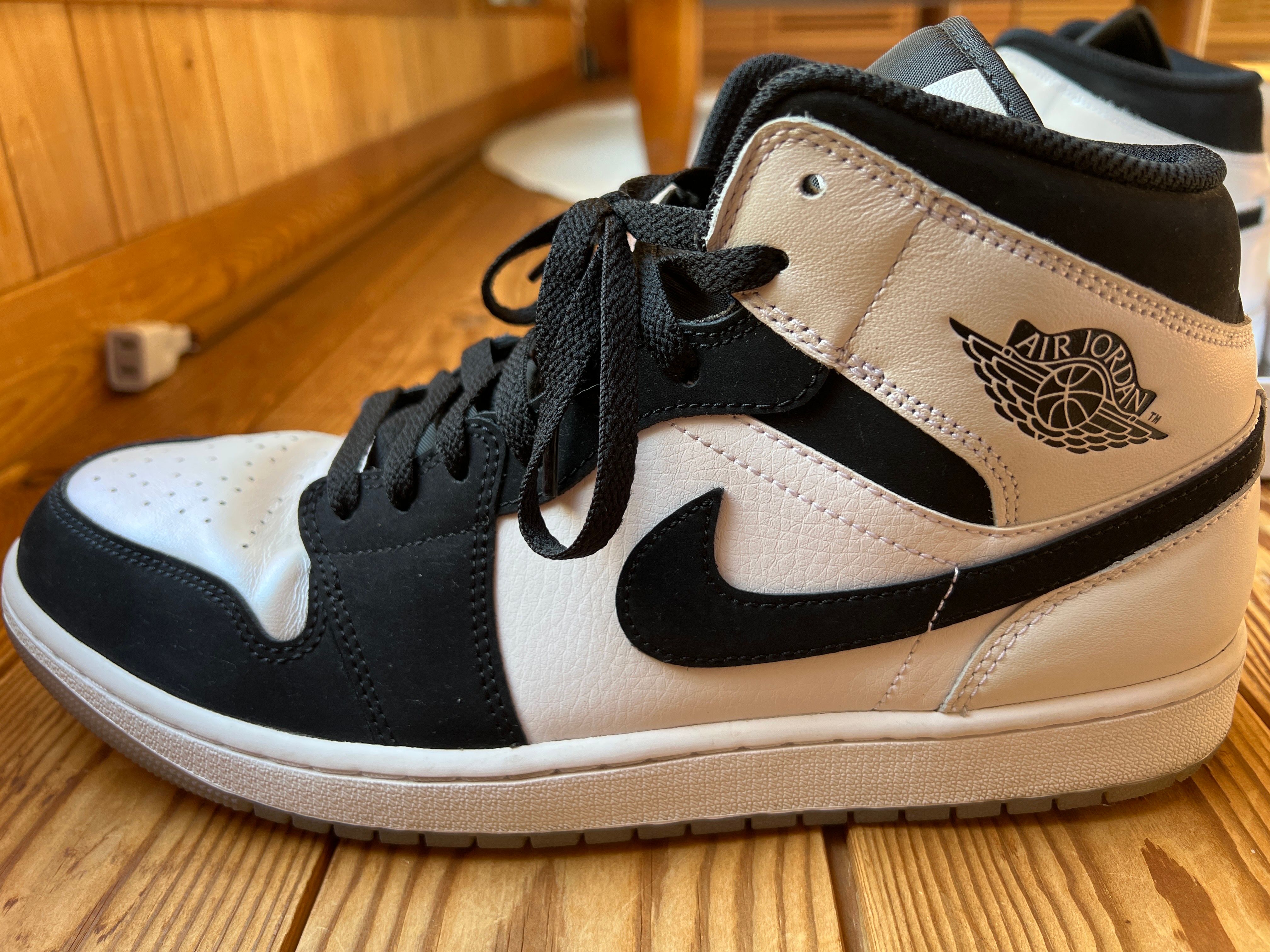 Nike Air Jordan 1 Mid "Omega/Black/White"