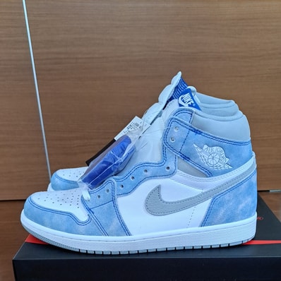 Nike Air Jordan 1 High OG "Hyper Royal"