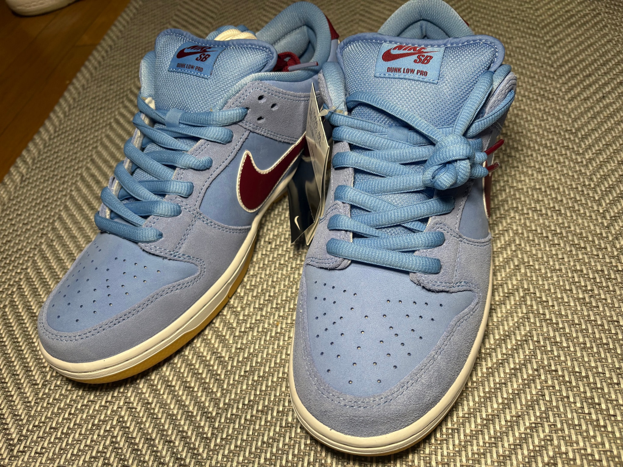 Nike SB Dunk Low Pro "Philadelphia Phillies/Valor Blue and Team Maroon"