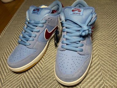Nike SB Dunk Low Pro "Philadelphia Phillies/Valor Blue and Team Maroon"