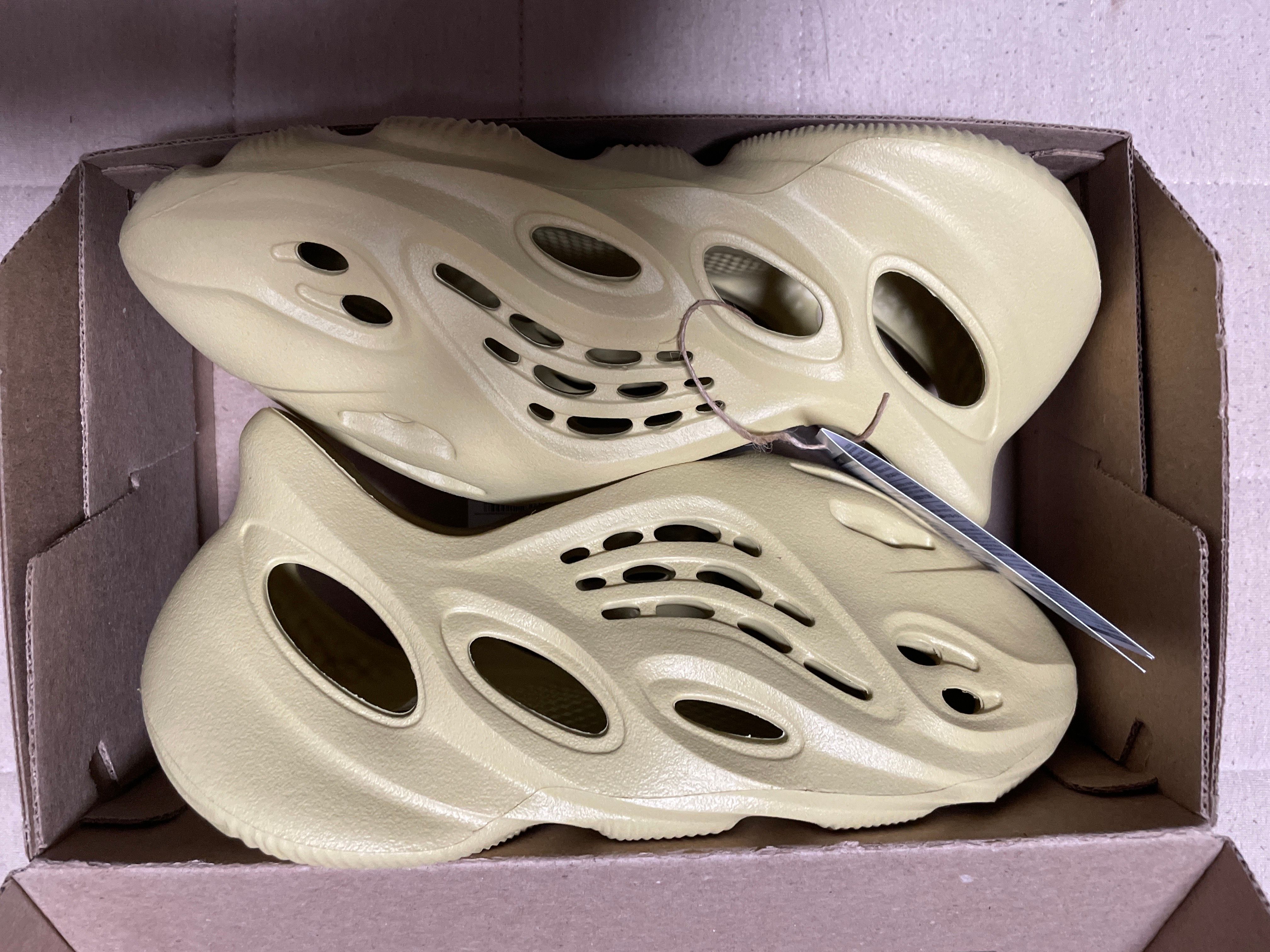 adidas YEEZY Foam Runner "Sulfur"