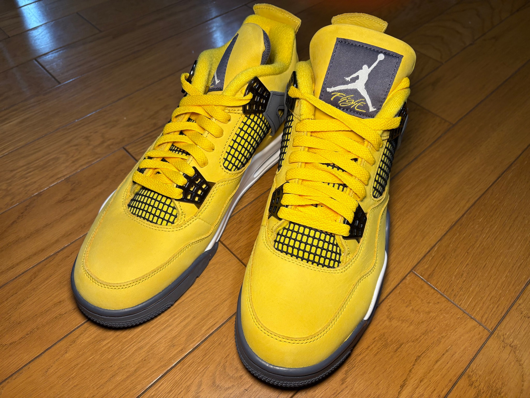 Nike Air Jordan 4 "Tour Yellow"