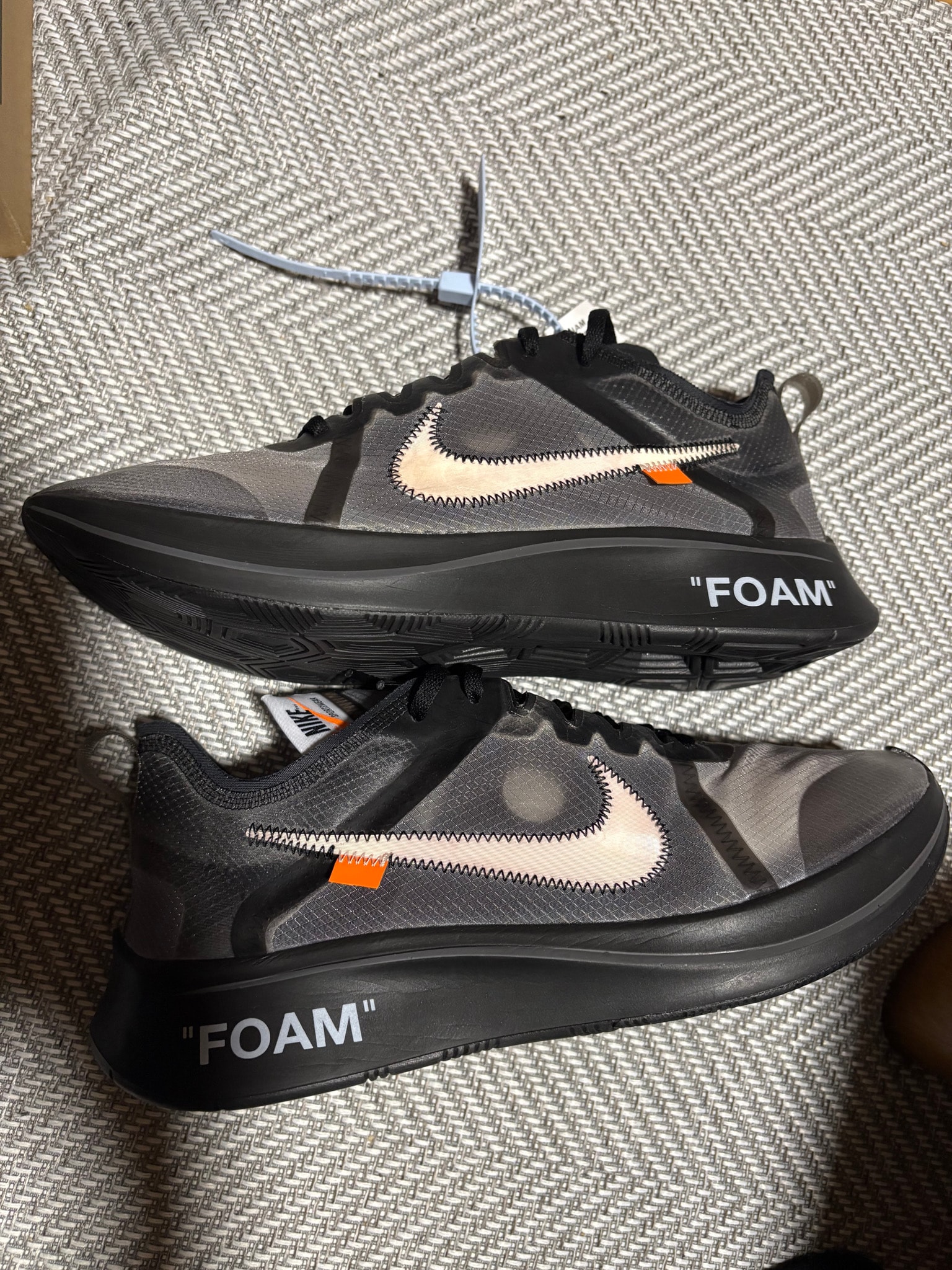 Off-White × Nike Zoom Fly "Black"