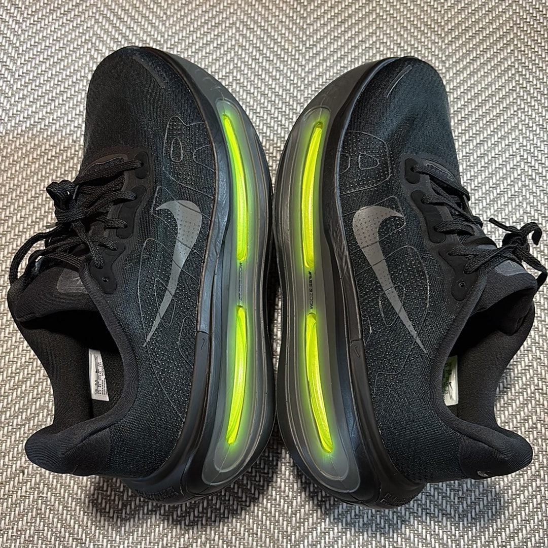 Nike Vomero Premium "Black/Volt"