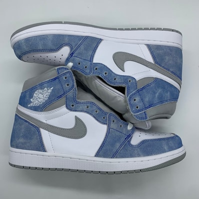 Nike Air Jordan 1 High OG "Hyper Royal"