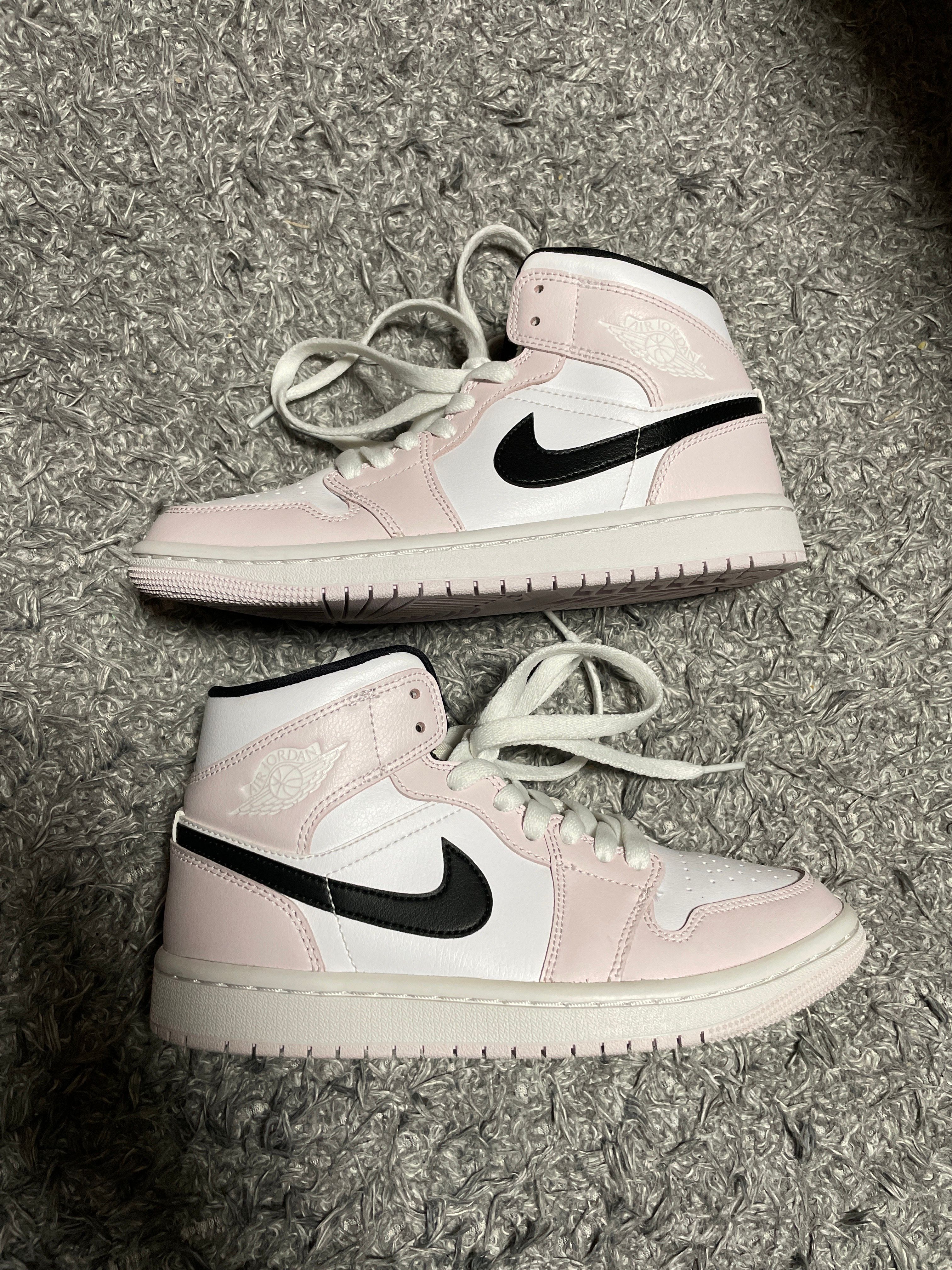 Nike Women's Air Jordan 1 Mid "Light Violet/White/Black"