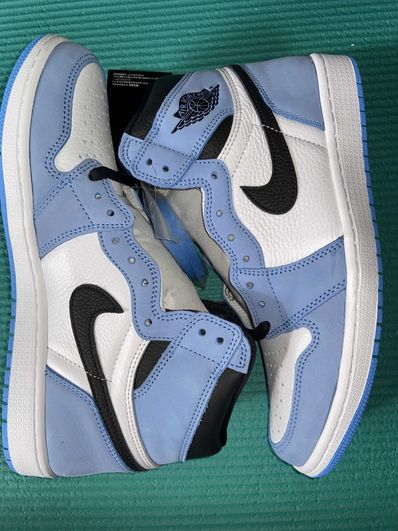 Nike Air Jordan 1 High OG "University Blue"